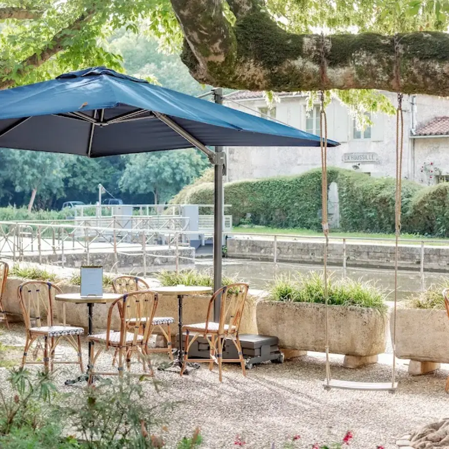 Auberge _ de la Roussille Auberge _ de la Roussille