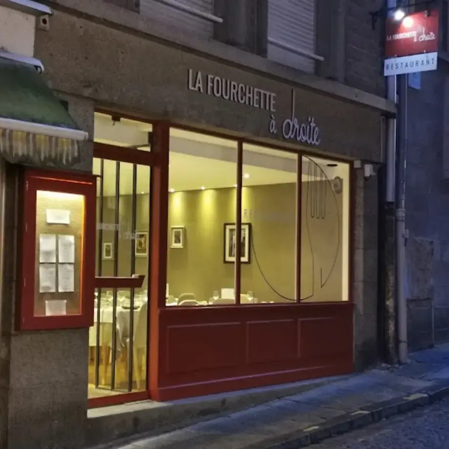 La fourchette à droite La fourchette à droite