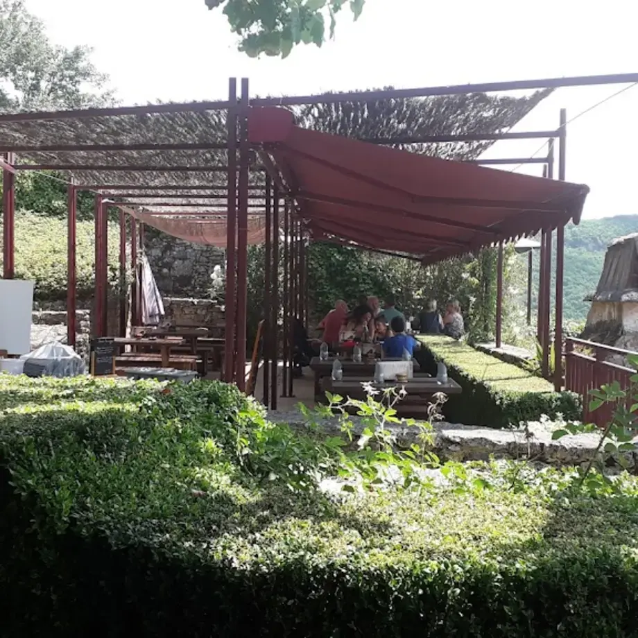 La Taverne La Taverne