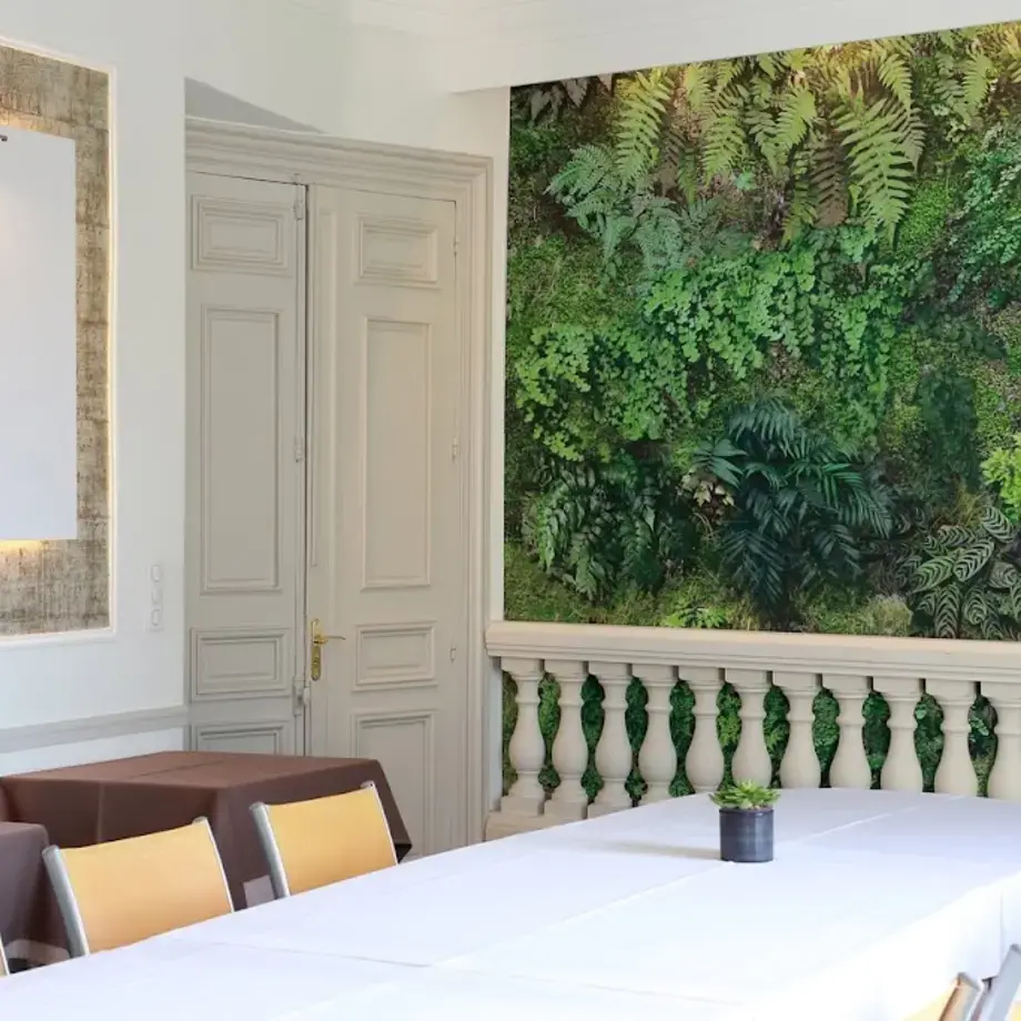 L'Ambassade L'Ambassade