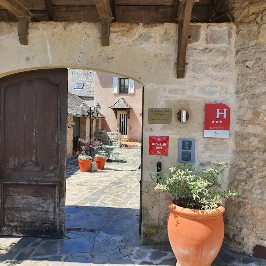 Le Belvédère-Christine & Guillaume Viala Le Belvédère-Christine & Guillaume Viala