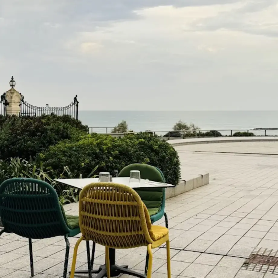 Le Café de Paris Restaurant