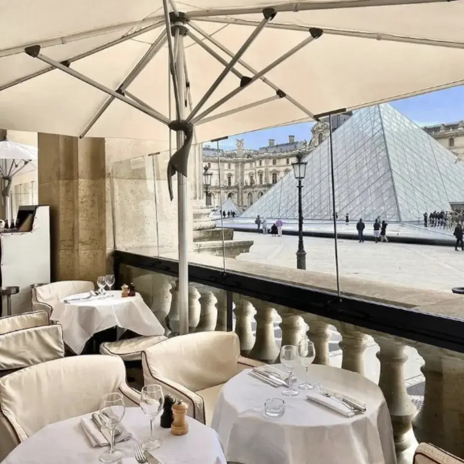 Le Café Marly