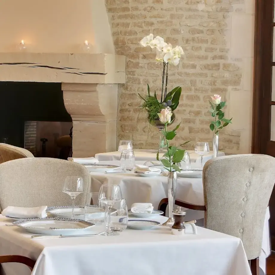 Le Dauphin And The Spa Du Prieuré Le Dauphin And The Spa Du Prieuré