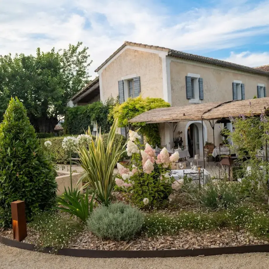 Le Mas Les Eydins : Maison d'hôtes et table gastronomique en Luberon Le Mas Les Eydins : Maison d'hôtes et table gastronomique en Luberon