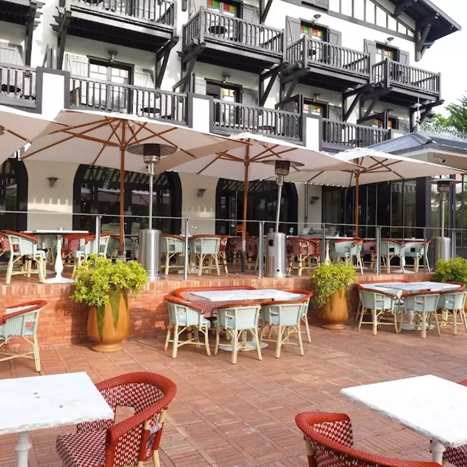 Le Skiff Club Le Skiff Club