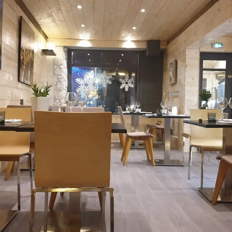 LES RONINS restaurant Praz sur Arly LES RONINS restaurant Praz sur Arly