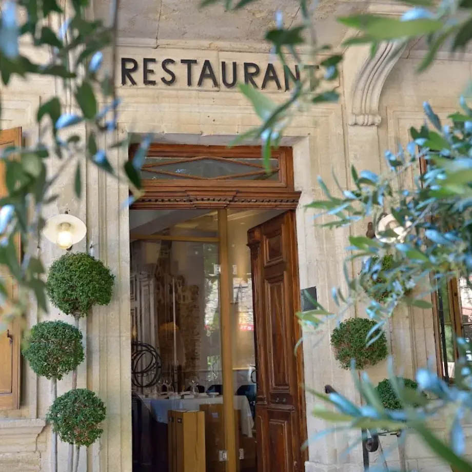 L'Oustalet - Gigondas, Restaurant étoilé et Chambres d'hôtes