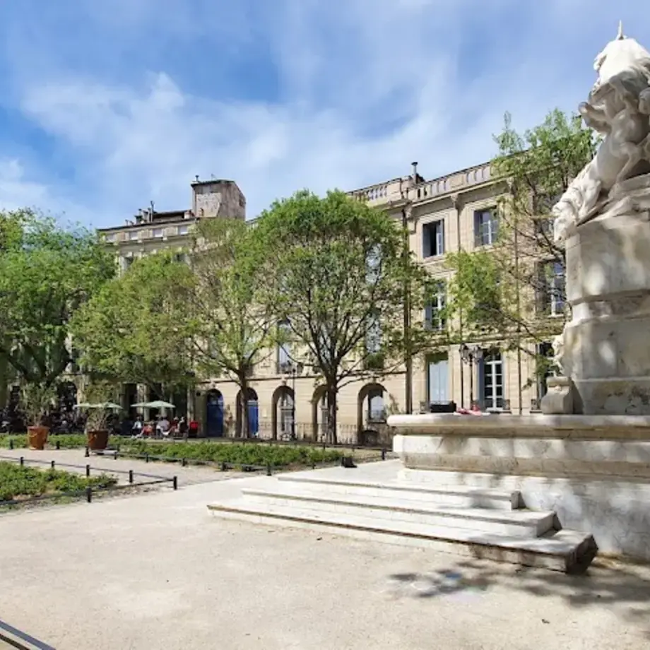 Place de La Canourgue Place de La Canourgue