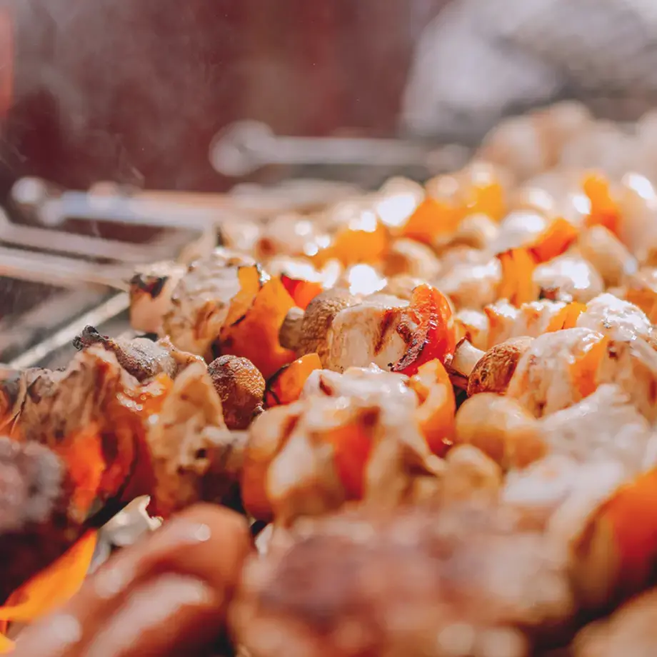 brochettes de poulet mariné