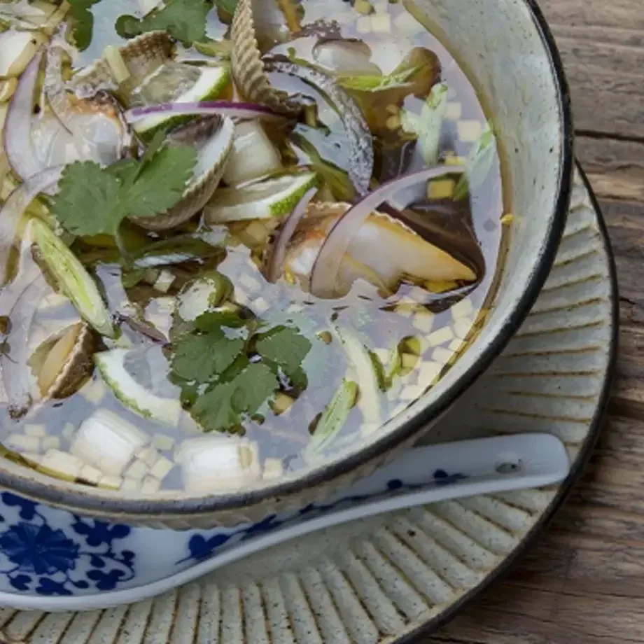 Le bouillon de légumes au beurre noisette de Taku Sekine