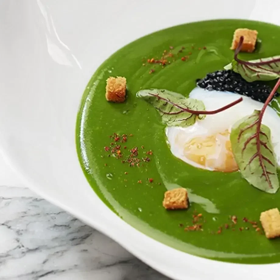 Velouté de cresson, oeuf parfait de Teddy Merienne (La Ferme Saint-Simon)