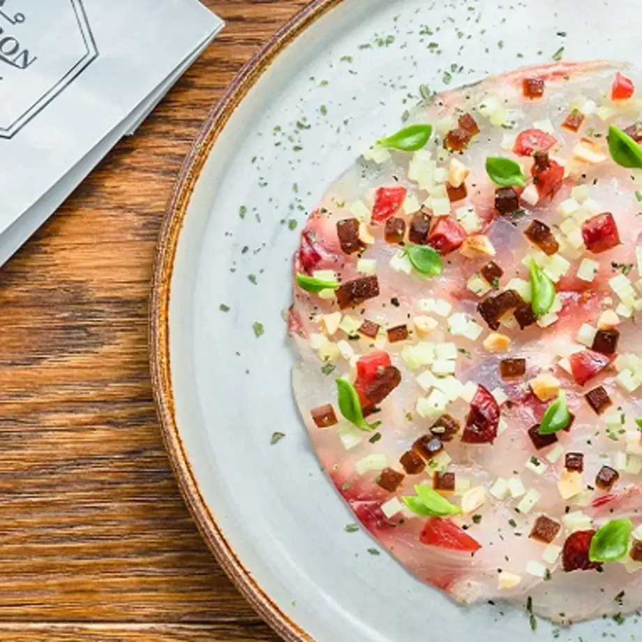 Simon Horwitz x Brûlerie Caron : mulet noir cru, rhubarbe et café