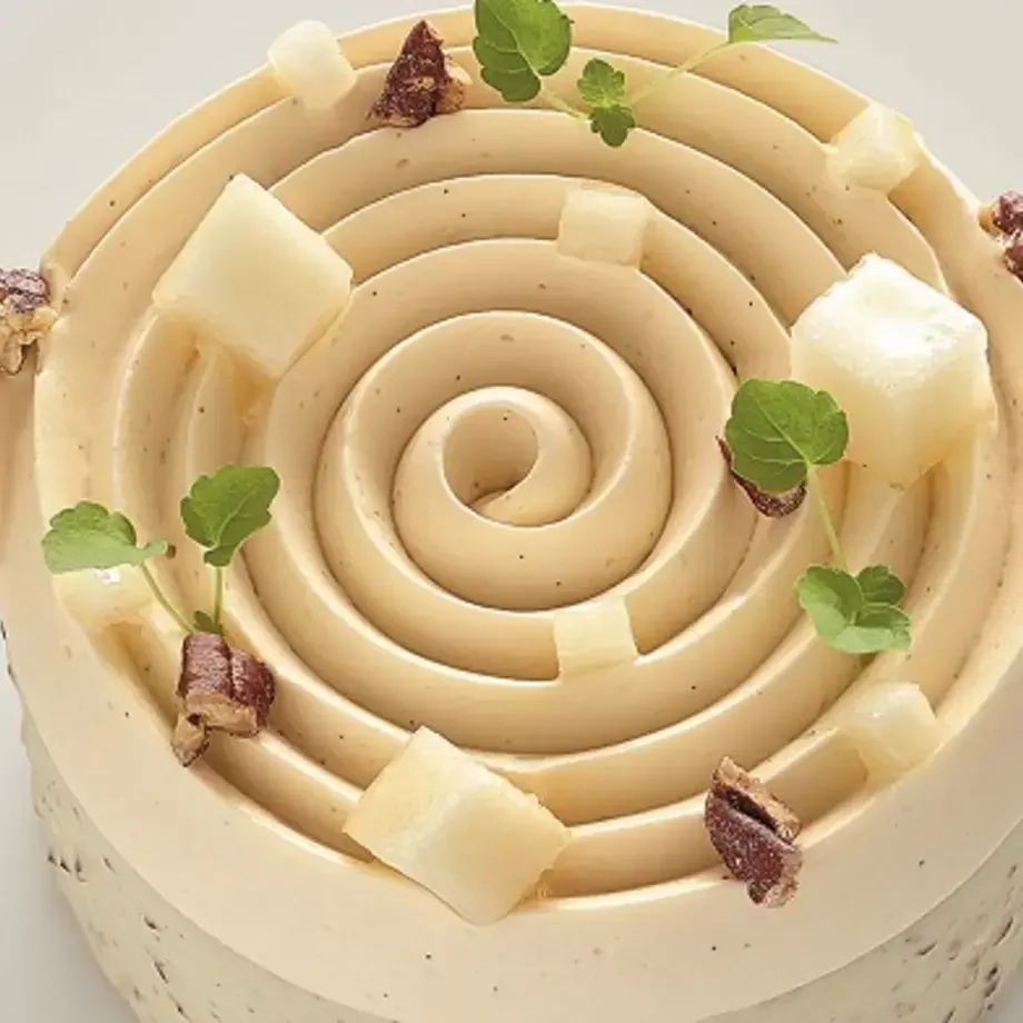 Recette de Yann Menguy : la charlotte poire-tonka