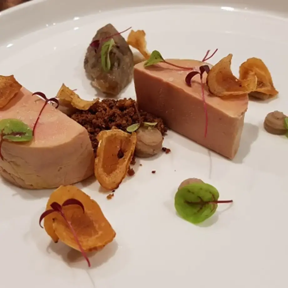 Le foie gras aux châtaignes de Youssef Gastli, chef du restaurant Plume à Paris