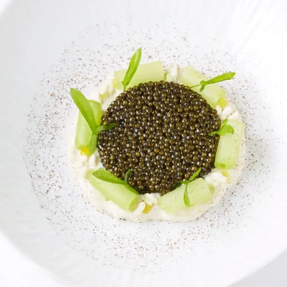 Caviar à la rose genmaicha et riz d'Anne-Sophie Pic