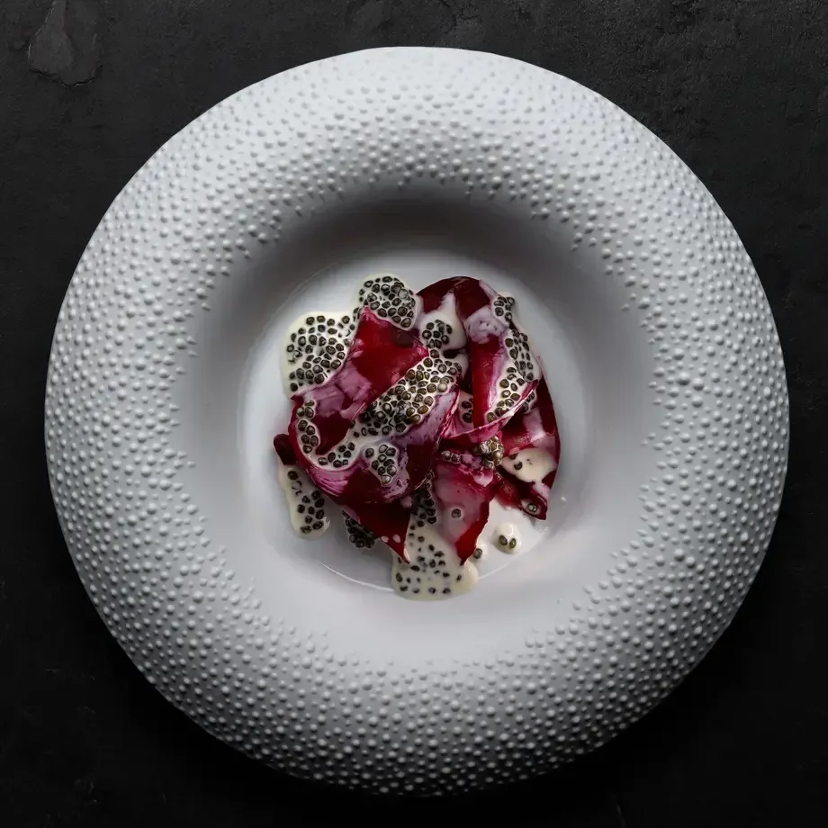 Betterave, sauce au caviar de Mauro Colagreco
