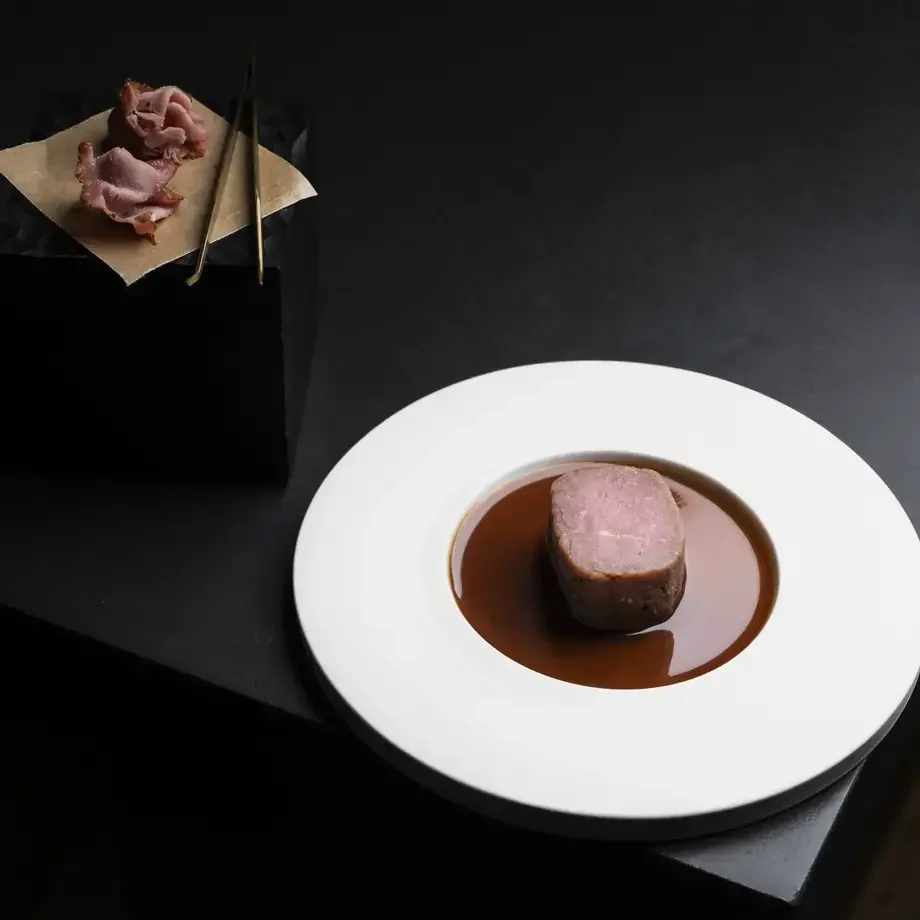 Veau Nantais rôti au sautoir Coing du jardin confit