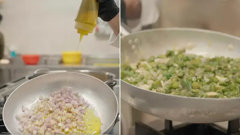 Asperges coupées en rondelles et sautées à la poêle avec huile, sel et poivre