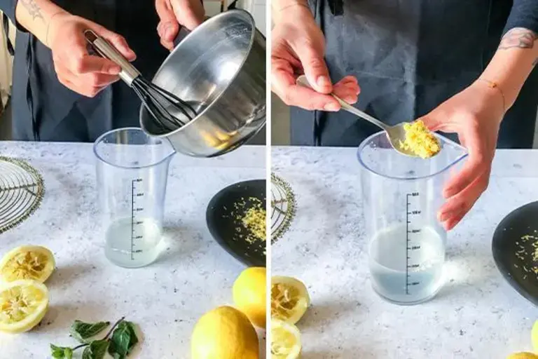Ajouter le sirop de sucre au jus de citron