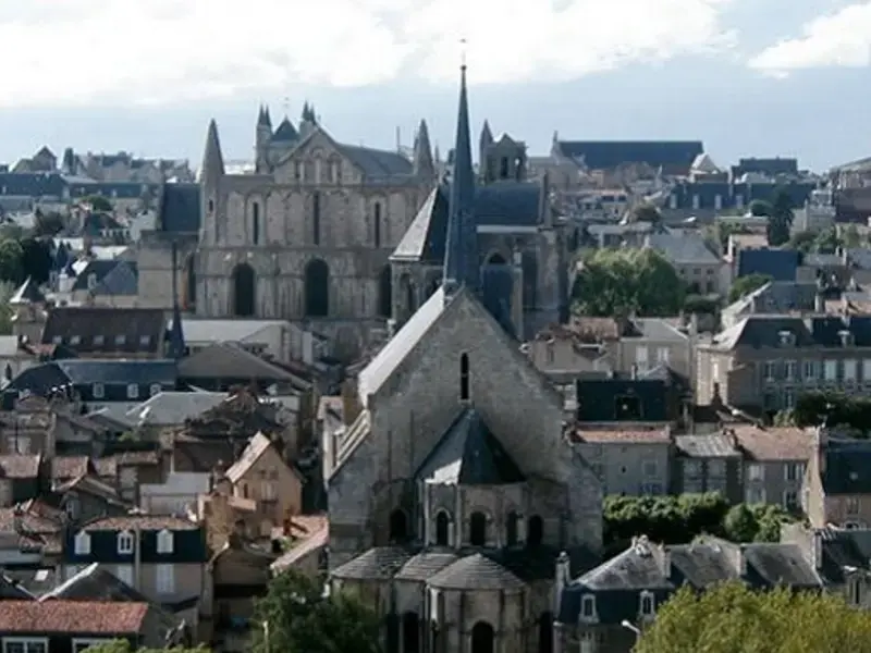 Farci poitevin et melon du Haut-Poitou : balade gourmande à Poitiers