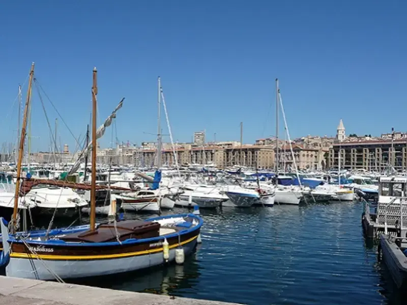 Une table au sud : les bons restaurants pour manger sur le port de Marseille