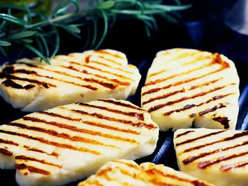 Comment faire griller du fromage halloumi ?