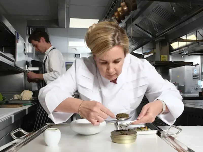 Hélène Darroze : la chef étoilée est la meilleure femme chef du monde