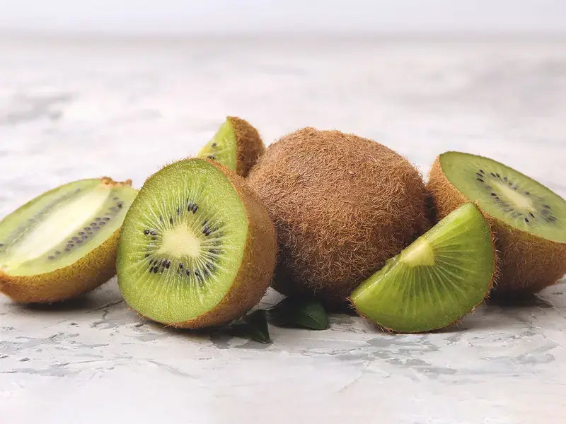 comment couper un kiwi - Fine Dining Lovers