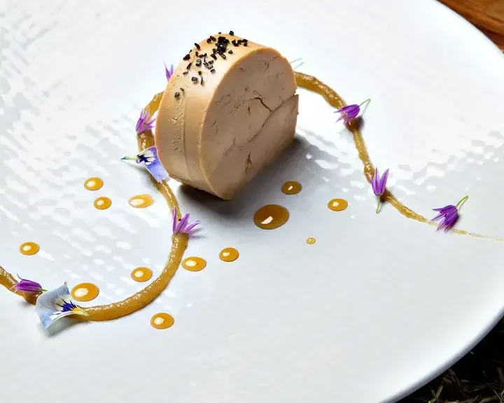 Fanny Rey : sa recette du foie gras fumé au foin